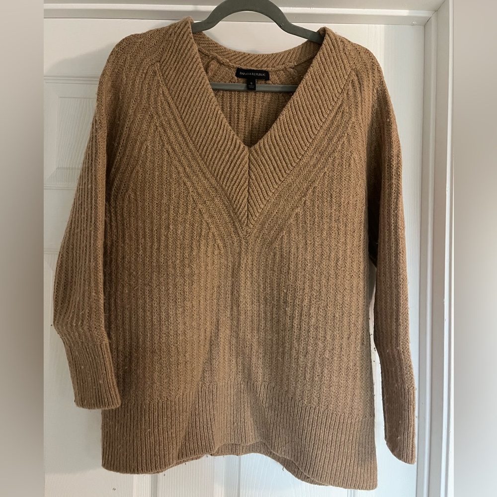 Banana Republic V neck oversized sweater